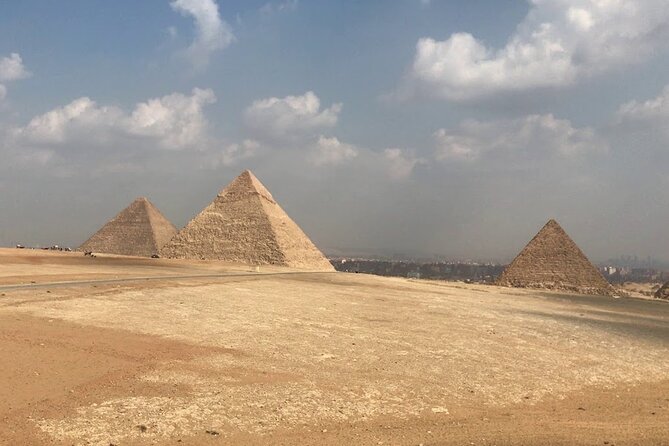 Private Guided Tour to Giza Pyramids, Valley Temple and Sphinx - Guide quality can shape the whole morning