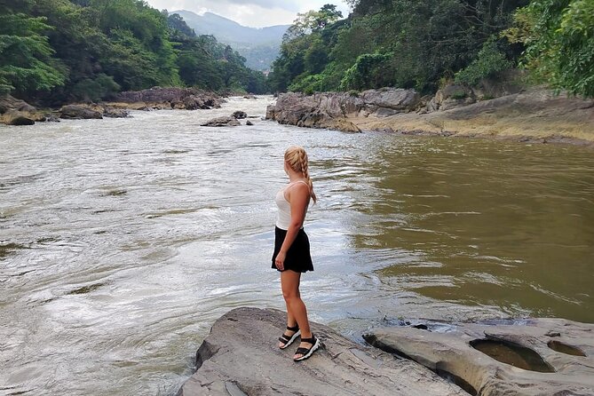 Private Kandy City Tour: Temple of the Tooth & Lake Highlights - Asgiriya Maha Viharaya and Nelligala’s hilltop views
