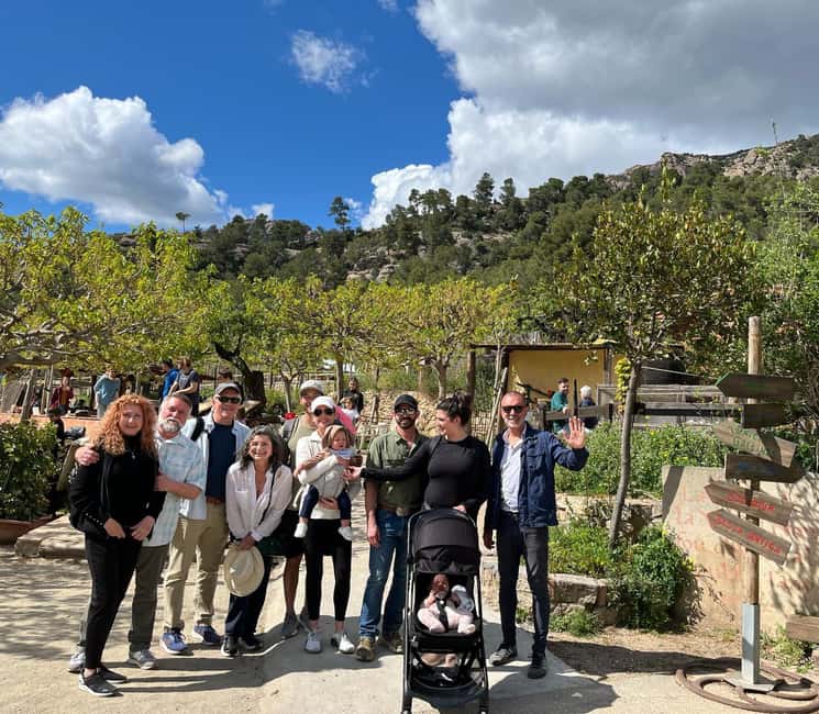 Private Montserrat Monastery with pickup + Winery or Caves - Option one: a family winery, three wines, and brunch