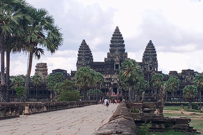 Private One Day Tour with Sunrise at Angkor Wat - The Elephant and Leper King terraces