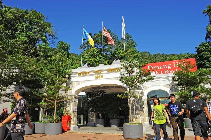 Private Penang City Tour with Kek Lok Si Temple - White Coffee and a practical refreshment stop
