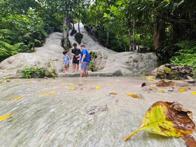Private : Sticky Waterfall & Secret Temple & Karen Village. - Private transport and the five-hour timing