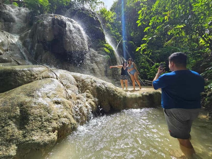Private : Sticky Waterfall & Secret Temple & Karen Village. - The Karen village visit needs a respectful approach