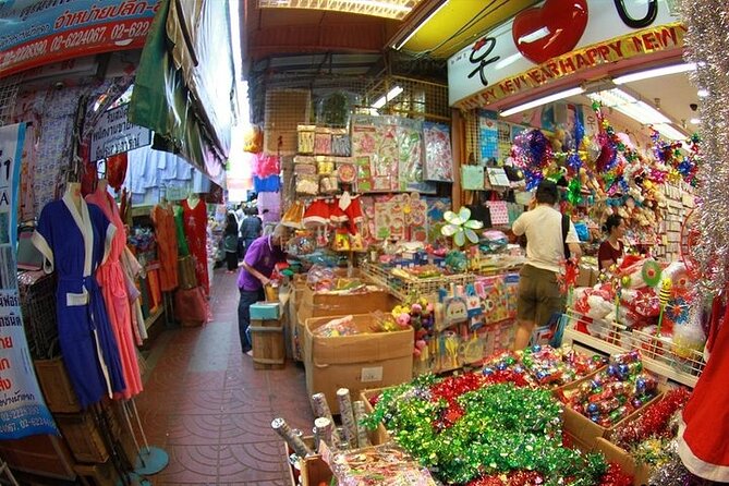 Private Three Temples Bangkok City Tour - Timing, clothing, and hotel pickup