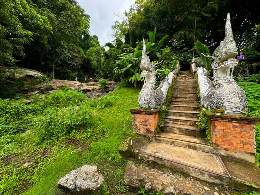Private tour Chiangmai , Explore hidden gems Lanna temple - Who should book this morning tour?