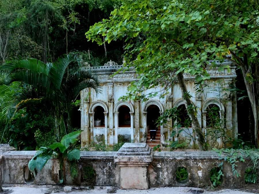 Private tour Chiangmai , Explore hidden gems Lanna temple - Wat Ched Yod and northern Thai design