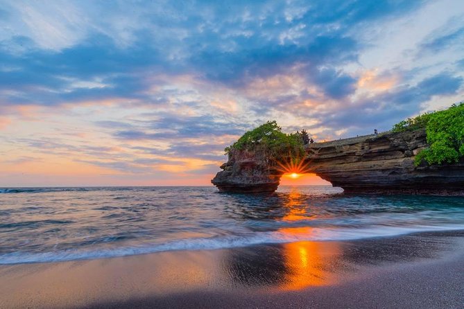 Private Tour: Full-Day Tanah Lot and Uluwatu Temples with Kecak Fire Dance Show - A private guide changes the feel of a packed route