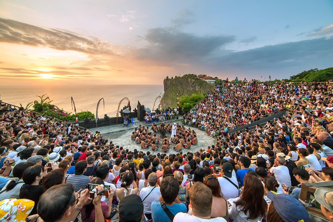 Private Tour: Full-Day Tanah Lot and Uluwatu Temples with Kecak Fire Dance Show - Tanah Lot brings you to Bali’s dramatic shoreline