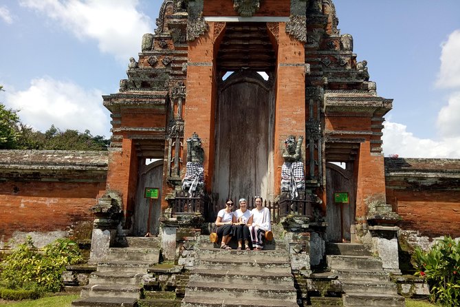 Private Tour: Leke-Leke Waterfall, Handara gate & Iconic Temples - Ulun Danu Beratan: Bali’s most graceful temple setting