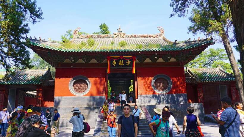 Private Tour: Longmen Grottoes, Shaolin Temple & Kungfu Show - The Road to Shaolin Temple