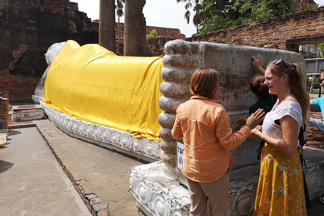 Private tour to Ayutthaya and Lopburi Monkey Temple (from Bangkok) - Lunch and the transfer to Lopburi