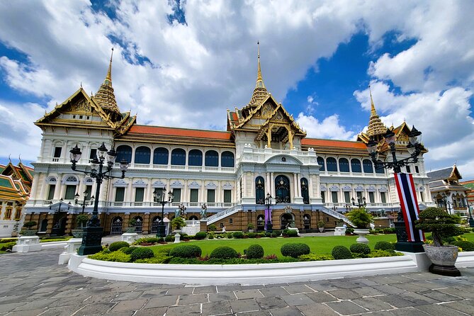Private Tour to Grand Palace, Pho Temple and Arun Temple - The Grand Palace and Bangkok’s royal beginnings