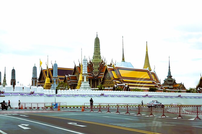 Private Tour to Grand Palace, Pho Temple and Arun Temple - What the private guide changes
