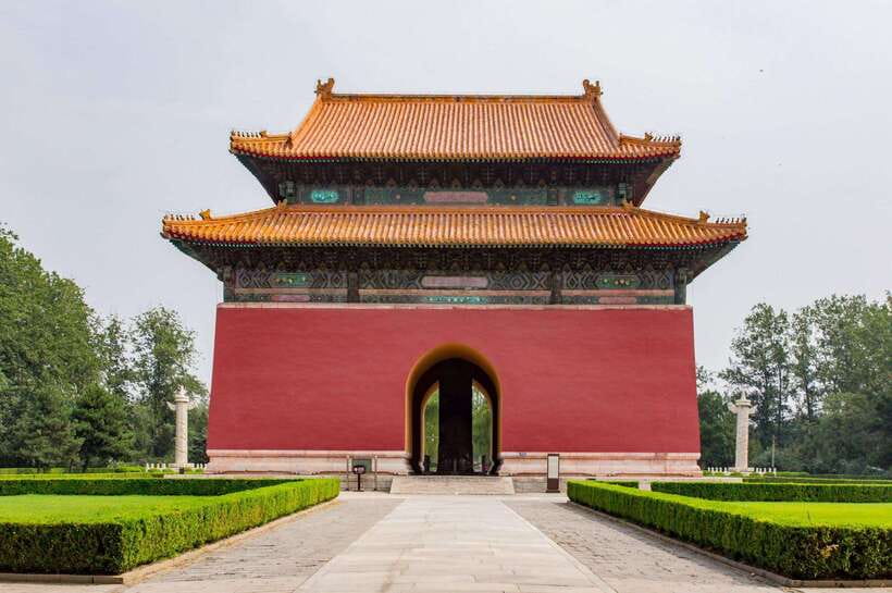 Private Tour to Yinshan Pagoda Forest w/Optional Activities - Transport-only or guided tour?
