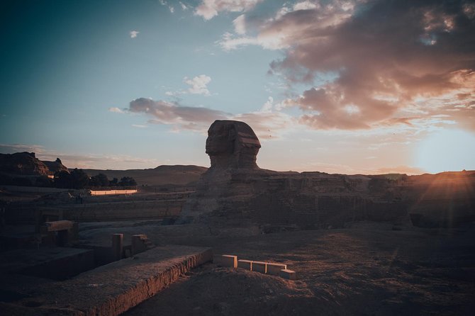 Pyramids of Giza & Sphinx & valley temple Tour with Egyptian lunch - Starting at the Great Sphinx