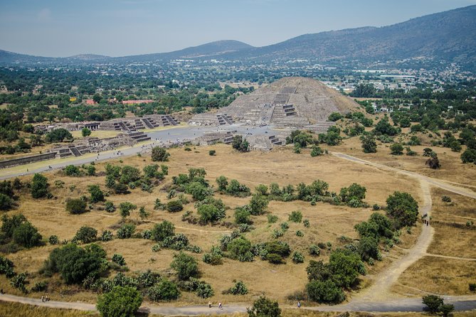 Pyramids of Teotihuacan, Guadalupe Shrine & Tlatelolco Tour - The Basilica of Guadalupe