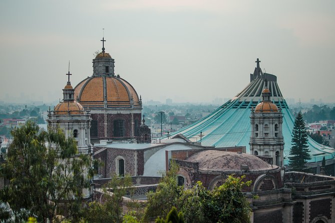 Pyramids of Teotihuacan, Guadalupe Shrine & Tlatelolco Tour - Guides, language, and group management