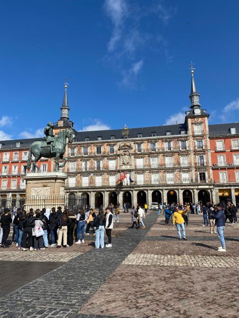 Royal Monastery of the Barefoot nuns: Guided Tour + Tickets - Art from Rubens, Luca Giordano, and Crecenzi