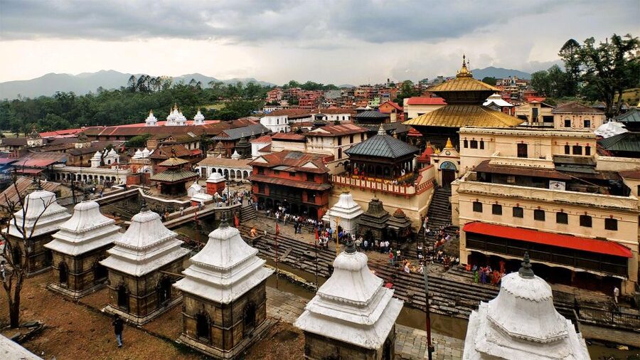 Sacred Pashupatinath: Aarati,Cremation Rites & Boudha Stupa - How the guide shapes the experience