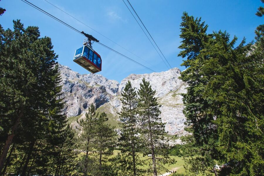 Santander: Picos, Santo Toribio Monastery and Potes Day Tour - What the guide adds to the experience