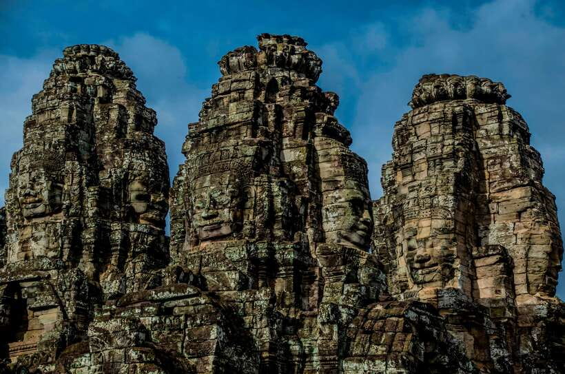 Seat-In-Coach: Small Circuit tour with Sunrise at Angkor Wat - Ta Prohm and the trees over the stones