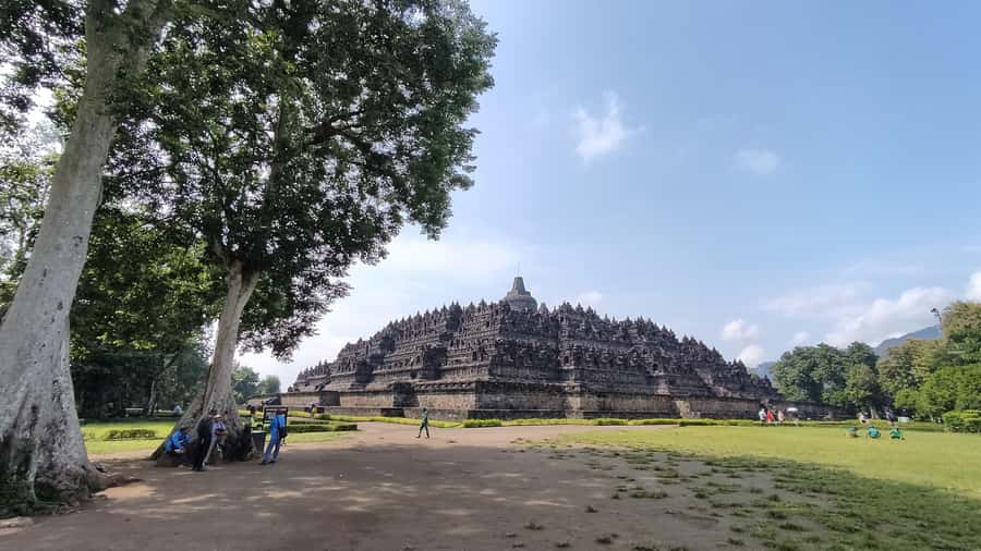 SEMARANG SHORE TOURS: BOROBUDUR TEMPLE EXCURSIONS - Why Borobudur makes sense from a Semarang port call