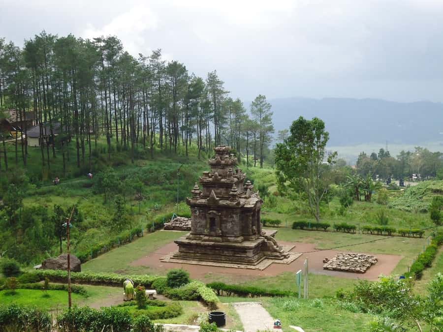 SEMARANG TOURS : GEDONGSONGO TEMPLE/TRAIN MUSEUM AMBARAWA - Three Central Java stories in one long day