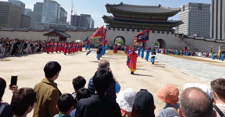 Seoul: 4-Hour Guided Tour to Palace, Bukchon, Jogyesa Temple - Key points at a glance