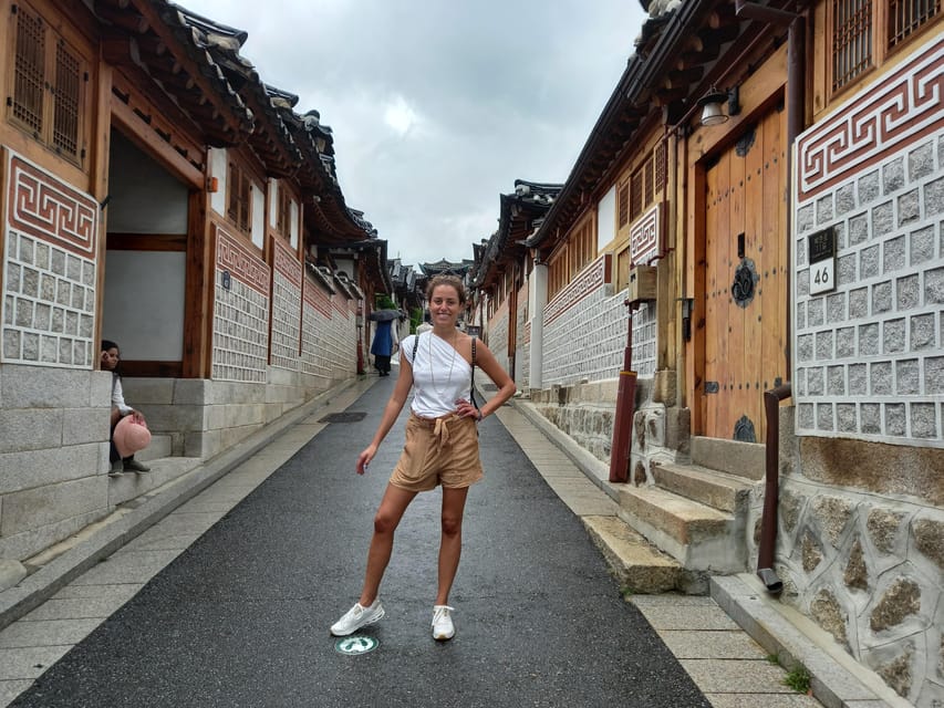 Seoul: 4-Hour Guided Tour to Palace, Bukchon, Jogyesa Temple - What Paul Koo adds to the four-hour format