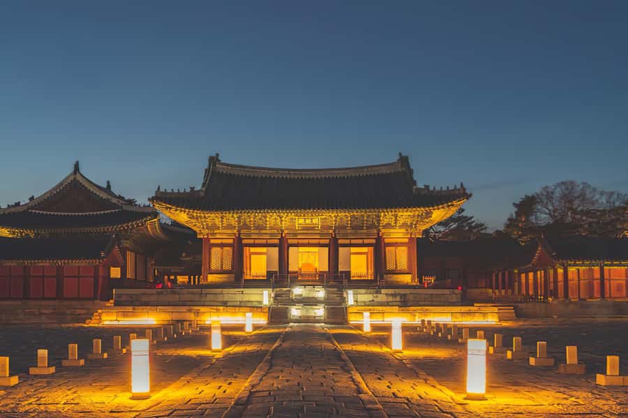 Seoul: Palace, Temple and Market Guided Foodie Tour at Night - Why this four-hour Seoul night tour works