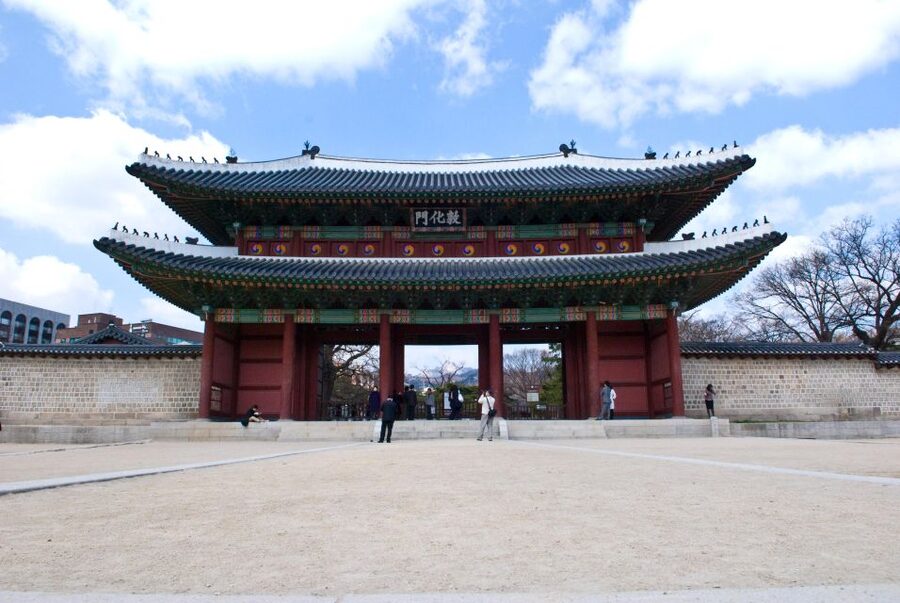 Seoul: UNESCO Sites tour: Palace, Shrine & Bukchon Village - Booking details that affect your decision