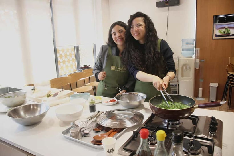 Seoul: Vegan Temple Food Class, Jogyesa & Changdeokgung Tour - Jogyesa Temple, Seoul’s Buddhist center