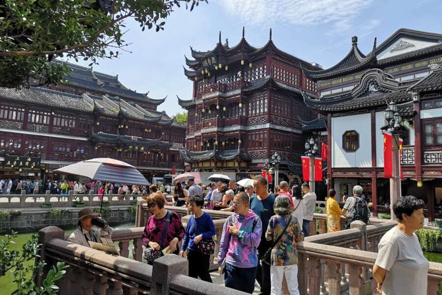 Shanghai: Yu Garden and City God Temple Walking Tour - Should you book the Yu Garden and City God Temple tour?