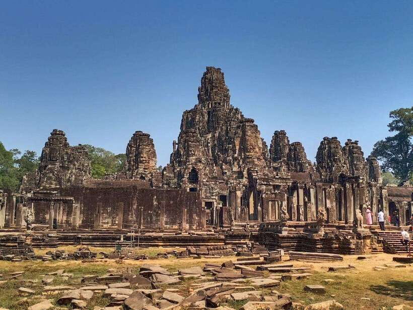 Sharing Trip to Angkor Temple with sunset - Baphuon and the restored reclining Buddha