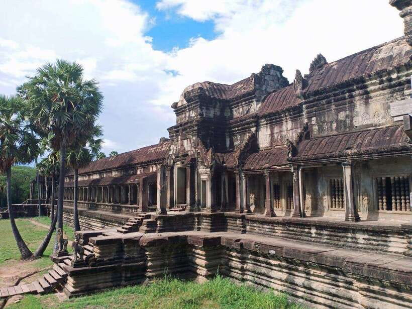 Sharing Trip to Angkor Temple with sunset - Heat, walking, and what to pack