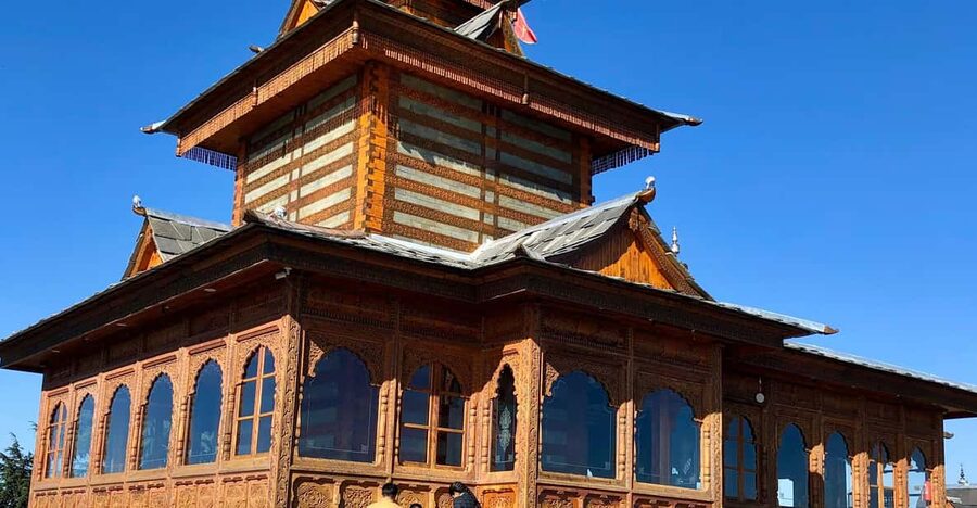 Shimla: Temples Tour with full day Local Driver Guide - Jakhoo Temple, monkeys, and a high point of the day