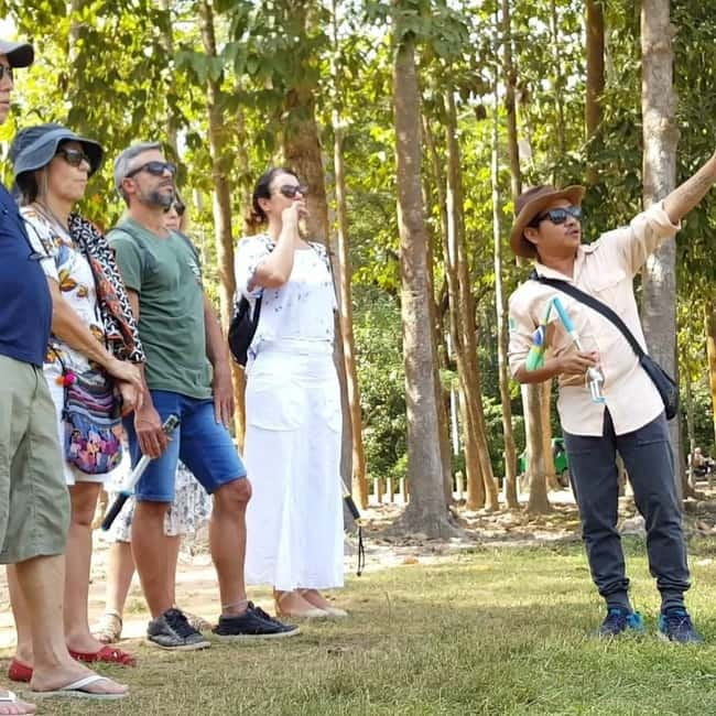 Siem Reap: 1-Day Angkor Wat Tour in Portuguese - Key points to know before booking