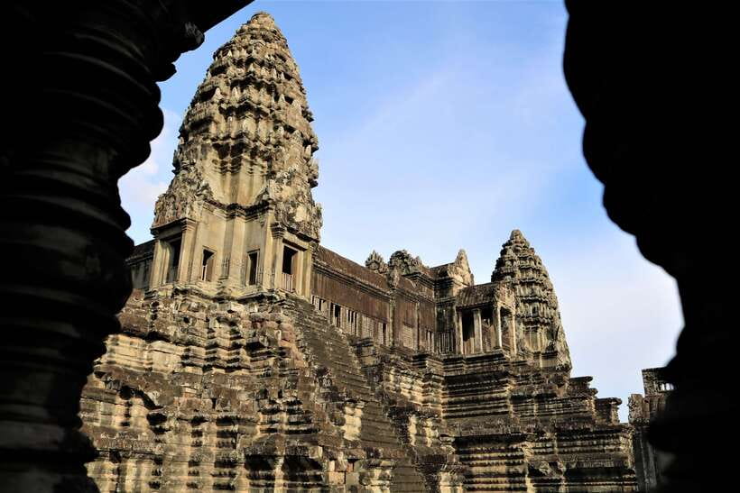 Siem Reap: 2-Day Temple Highlights Sunrise and Sunset Option - Before dawn at Angkor Wat