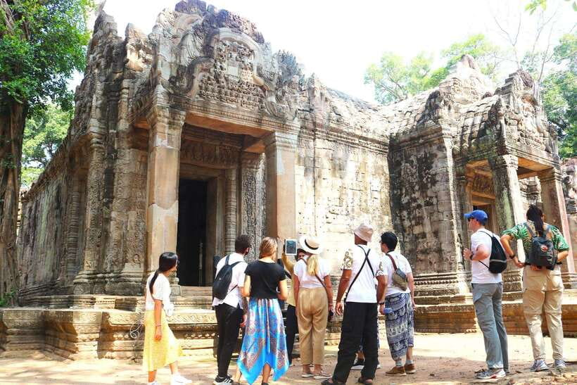 Siem Reap: 2-Days Angkor Wat with Sunrise Small-Group Tour - Angkor Thom and the many faces of Bayon