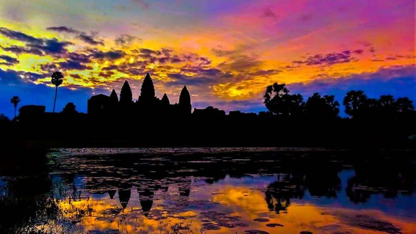 Siem Reap: 2-Days Angkor Wat with Sunrise Small-Group Tour - Day 1: Pre Rup and the delicate carvings of Banteay Srei