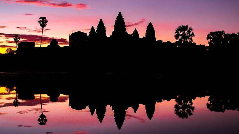 Siem Reap: Angkor Sunrise 1- or 2-Day Guided Temples Tour - Day two: Angkor Wat before the crowds