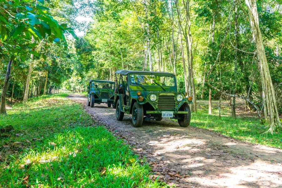 Siem Reap: Angkor Sunrise Jeep Tour / SUV Car Available - What to wear and bring for temple entry
