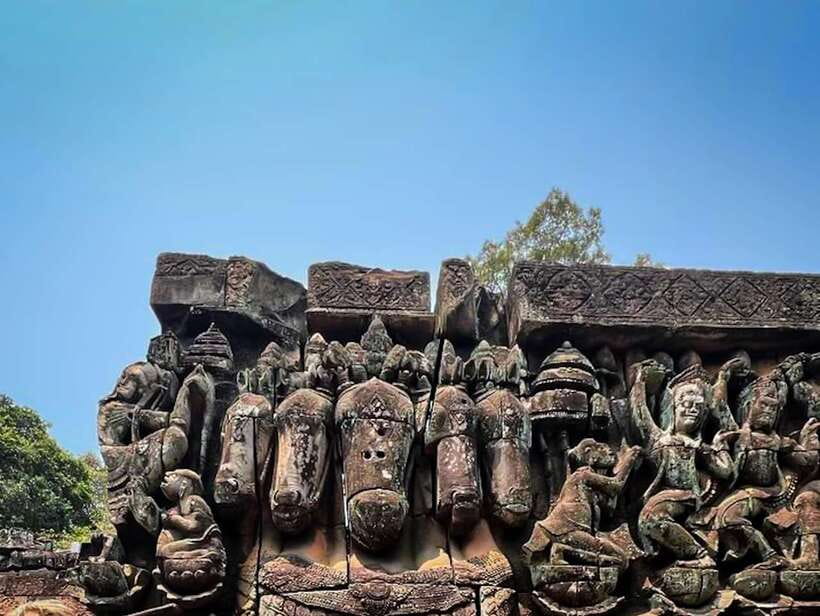 Siem Reap: Angkor Wat 2-Day Tour with Sunrise and Sunset - Phnom Bakheng supplies the sunset finish