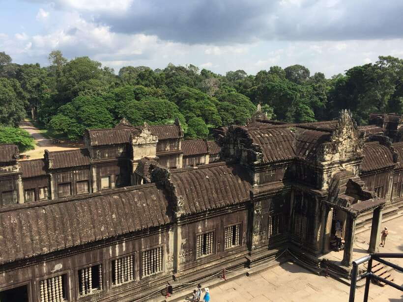 Siem Reap: Angkor Wat Half-Day Trip with Local Guide - Four hours at the right pace