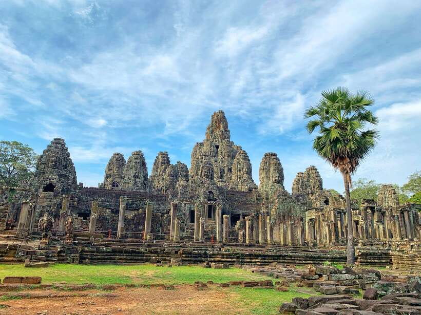 Siem Reap: Angkor Wat Private Tour by Tuk-Tuk - The South Gate and Angkor Thom