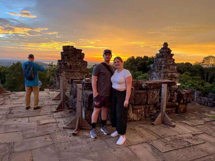 Siem Reap: Angkor Wat Small-Group Day Tour and Sunset - Angkor Thom and the South Gate