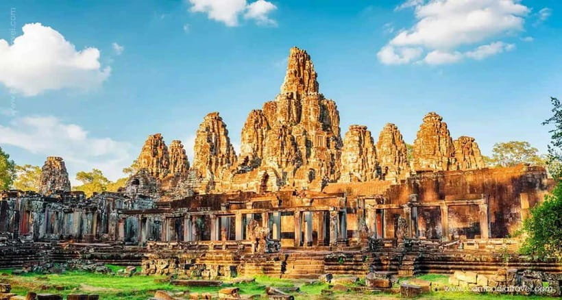 Siem Reap: Angkor Wat Small Group Tour with Spanish Guide - Lunch near Srah Srang