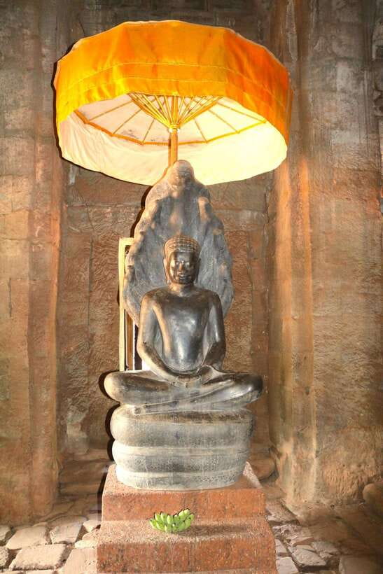 Siem Reap: Angkor Wat: Small-Group with Sunset Tour - Lunch near Srah Srang is a simple pause