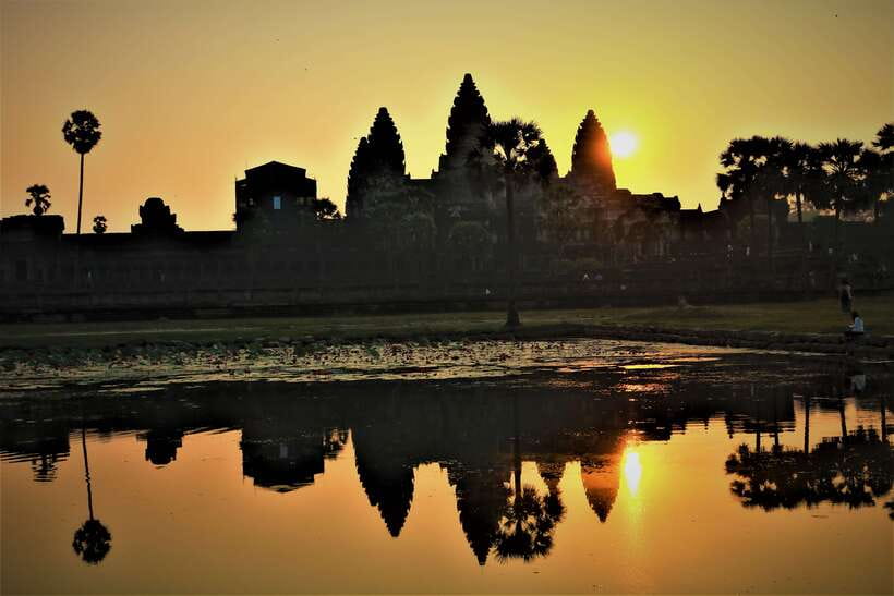 Siem Reap: Angkor Wat Sunrise and Best Temples Tour - Key points at a glance