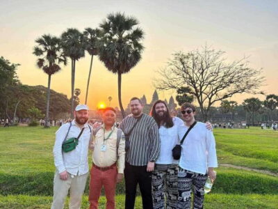 Angkor Wat Sunrise and Full-Day Sightseeing Tour